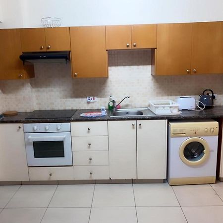 Larnaca Beach Apartment Екстер'єр фото