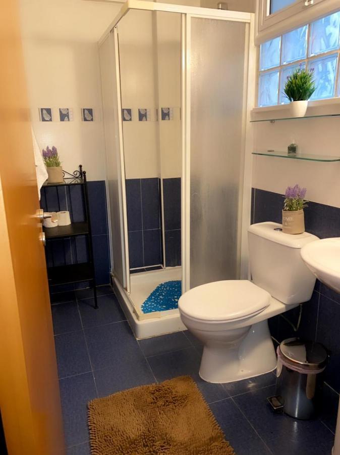 Larnaca Beach Apartment Екстер'єр фото