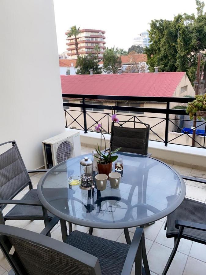 Larnaca Beach Apartment Екстер'єр фото