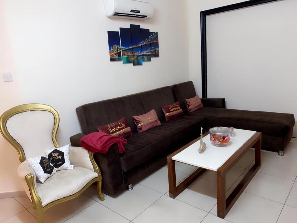 Larnaca Beach Apartment Екстер'єр фото