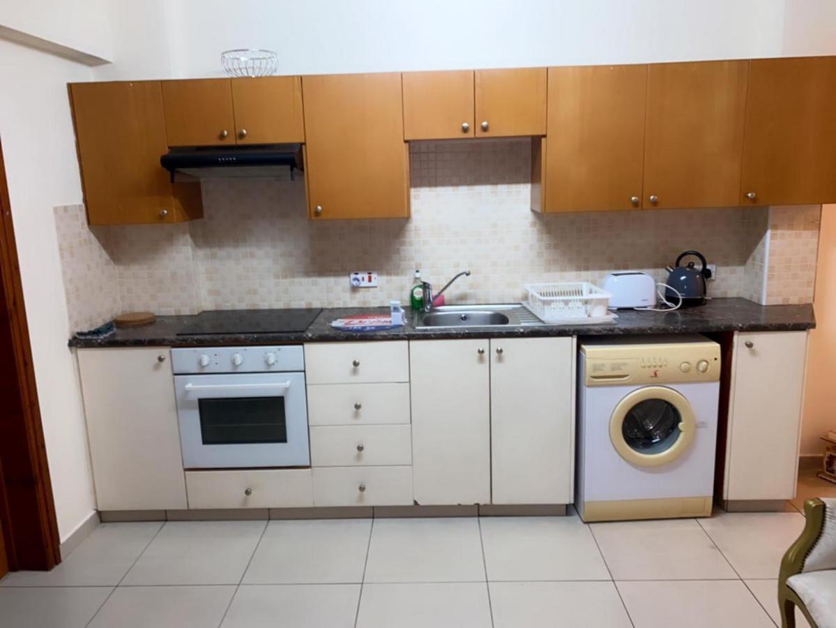 Larnaca Beach Apartment Екстер'єр фото